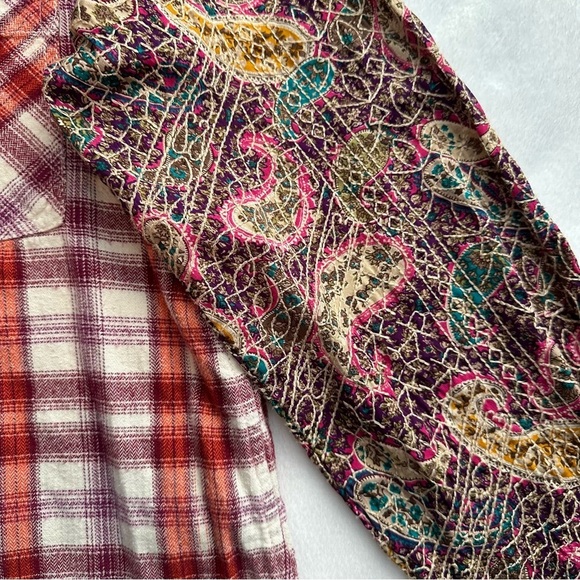 Holding Horses Shirt Size L Mixed Media Embroidered Sleeves Button-Up Multicolor - Picture 3 of 6